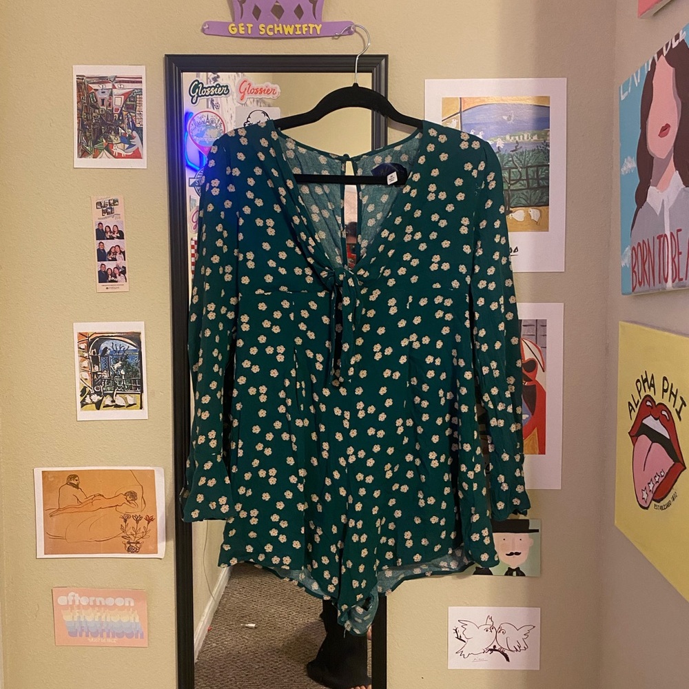 size medium green floral romper from francesca’s